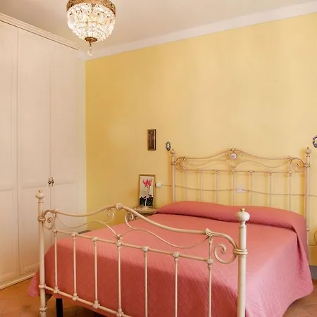 Appartamento Di Lusso In Borgo Storico Toscano Bibbiena Room photo
